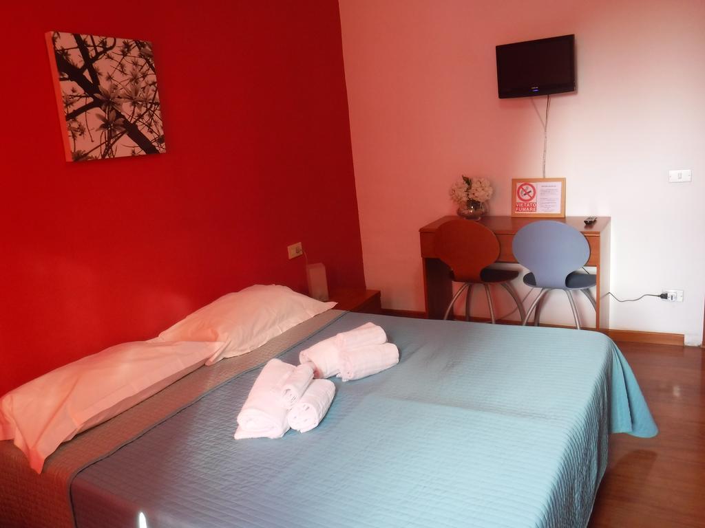 Ares Rooms Roma Oda fotoğraf