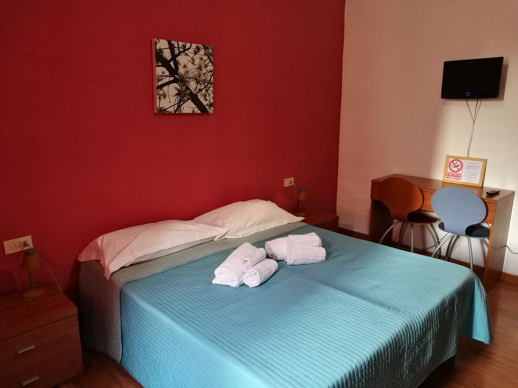 Ares Rooms Roma Oda fotoğraf