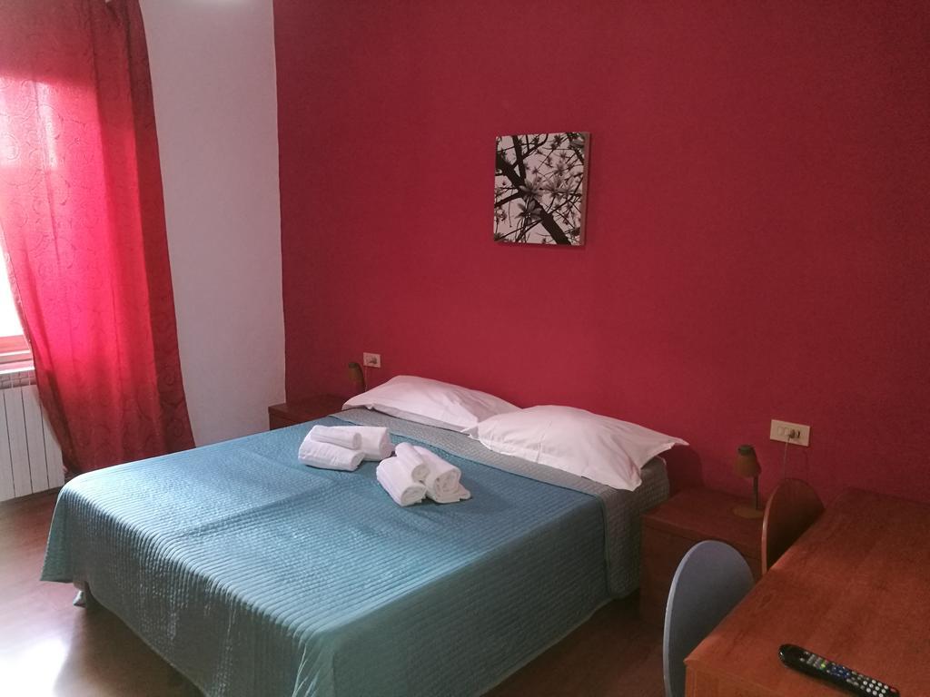 Ares Rooms Roma Oda fotoğraf
