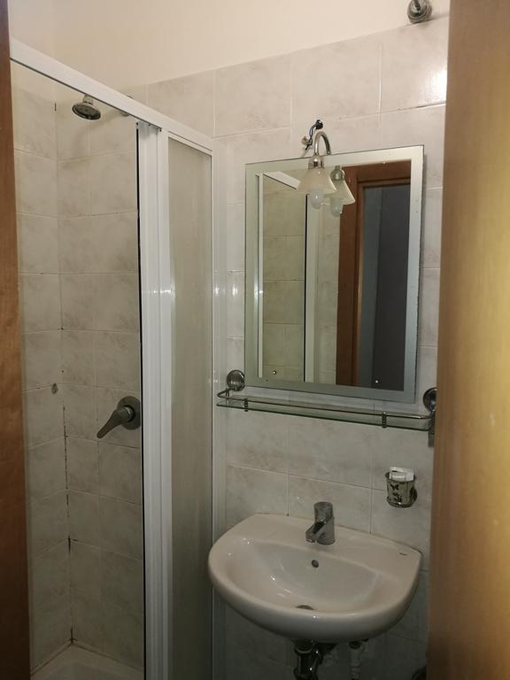 Ares Rooms Roma Oda fotoğraf